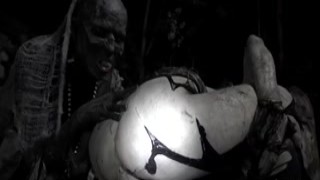 HORROR PORN – Walking Zombies